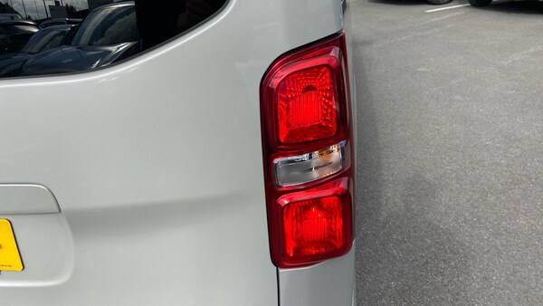 Used Peugeot Traveller 2021 for sale - 76095550: Photo 45