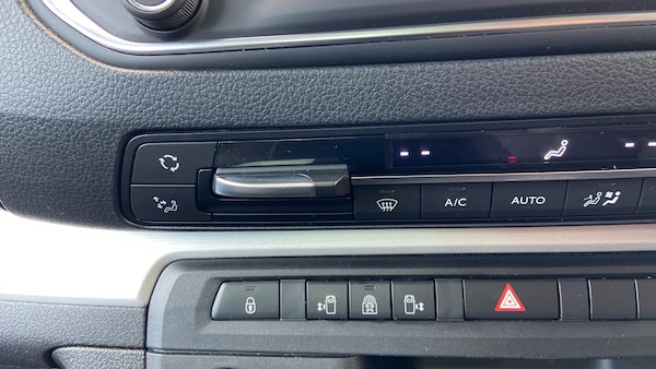 Used Peugeot Traveller 2021 for sale - 76095550: Photo 74