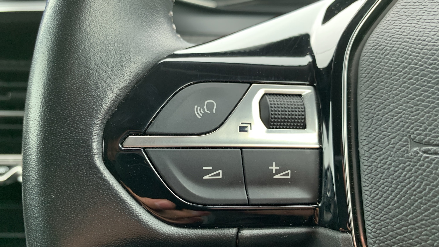 Used Peugeot 2008 2020 for sale - 76271382: Photo 23