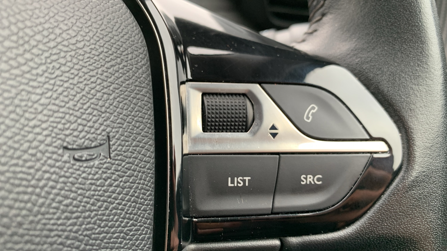 Used Peugeot 2008 2020 for sale - 76271382: Photo 24