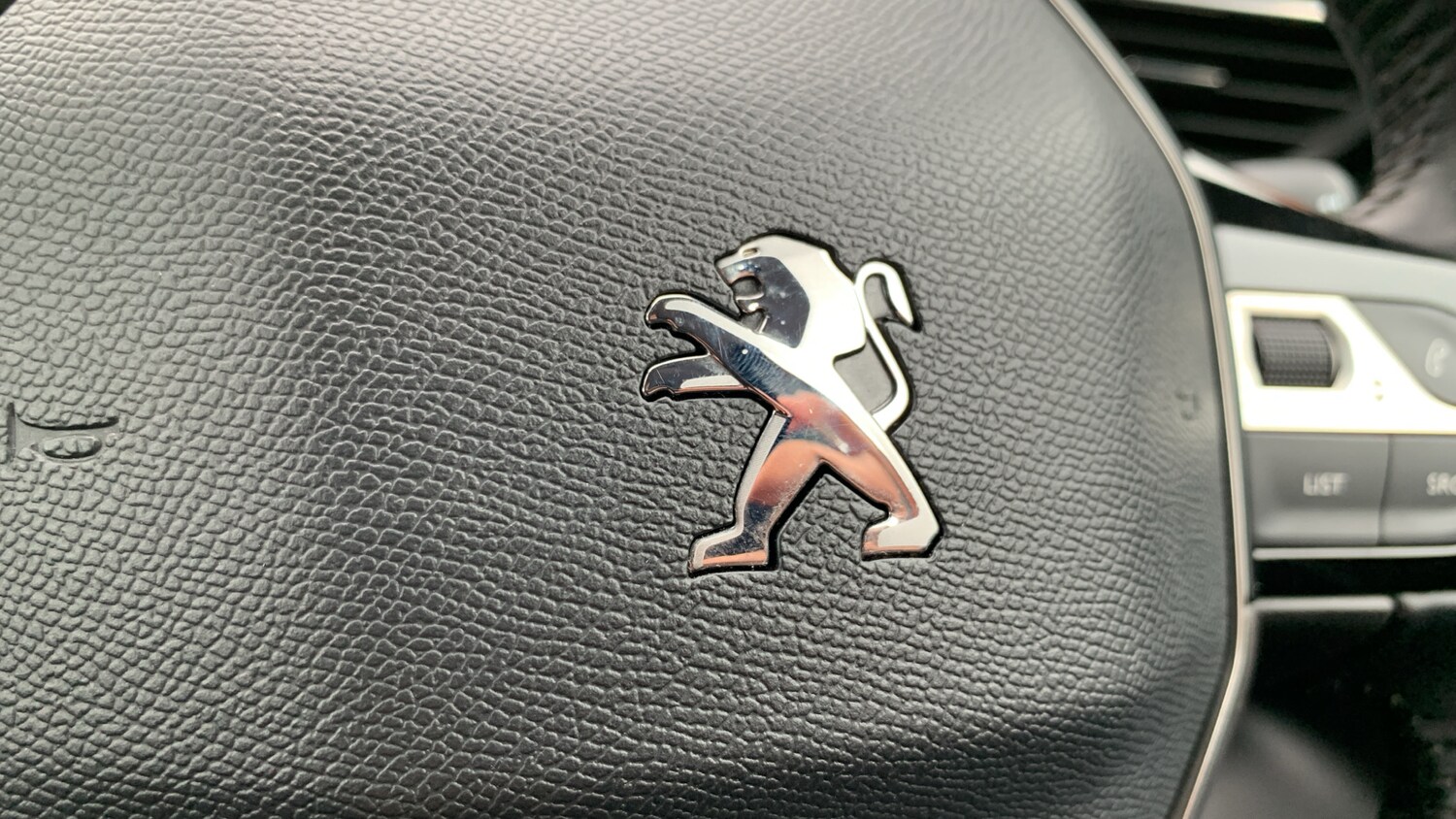 Used Peugeot 2008 2020 for sale - 76271382: Photo 41