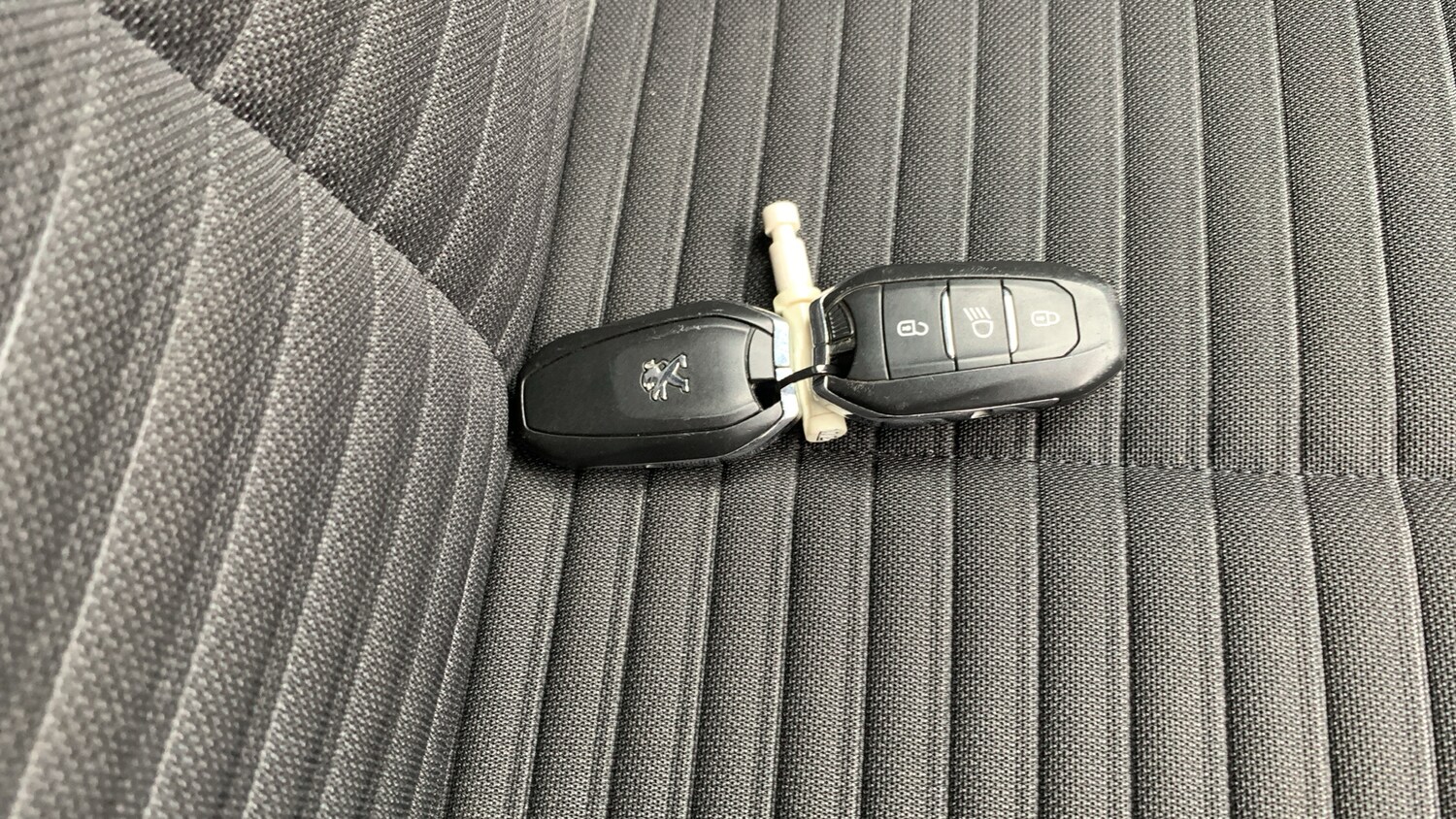 Used Peugeot 2008 2020 for sale - 76271382: Photo 46