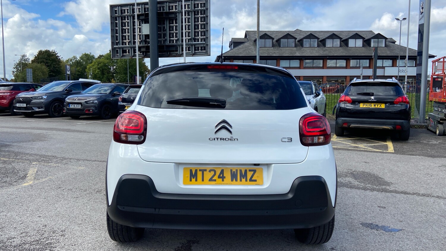 Used Citroen C3 2024 for sale - 76033021: Photo 9