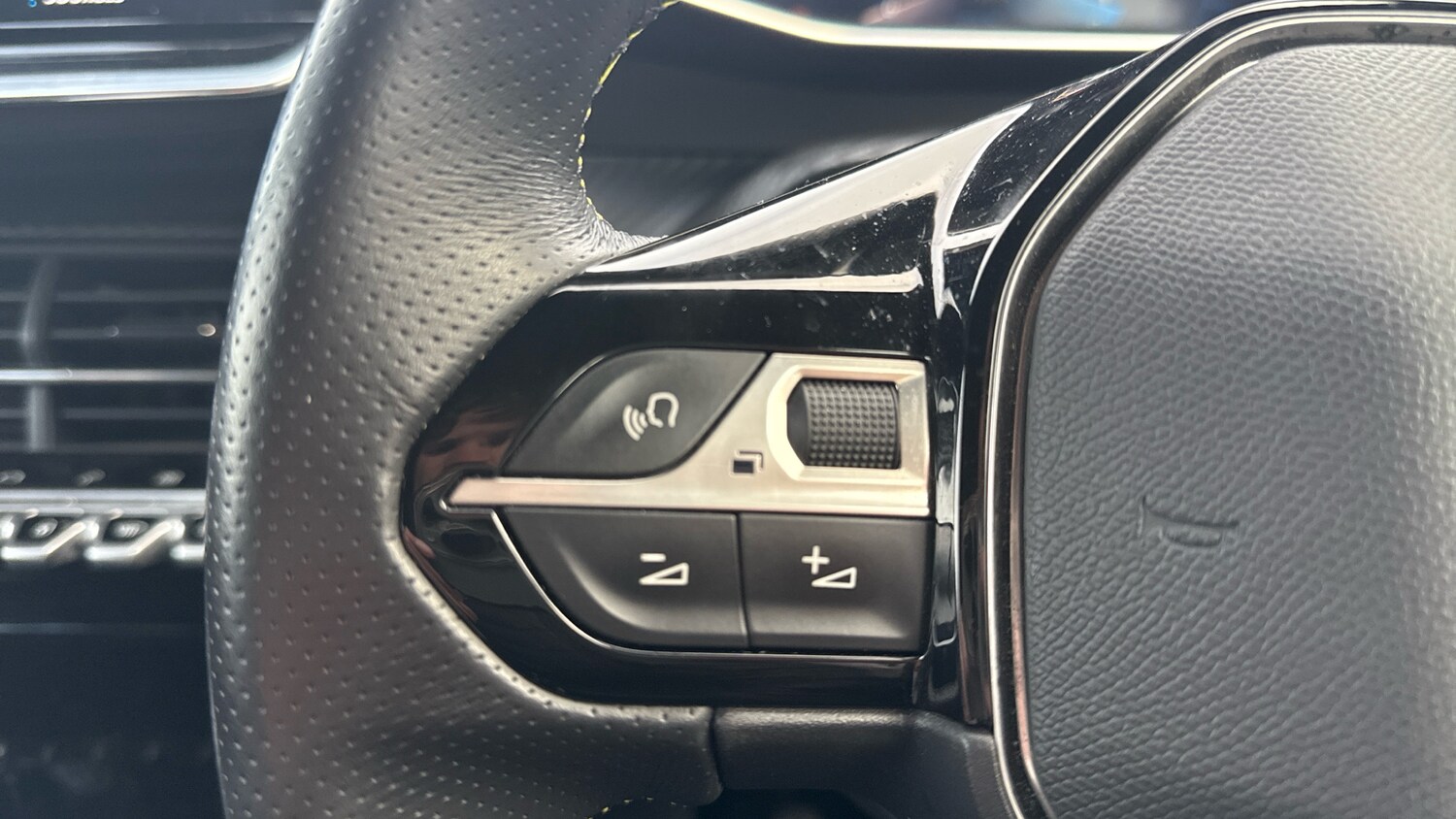 Used Peugeot 2008 2020 for sale - 76433812: Photo 23