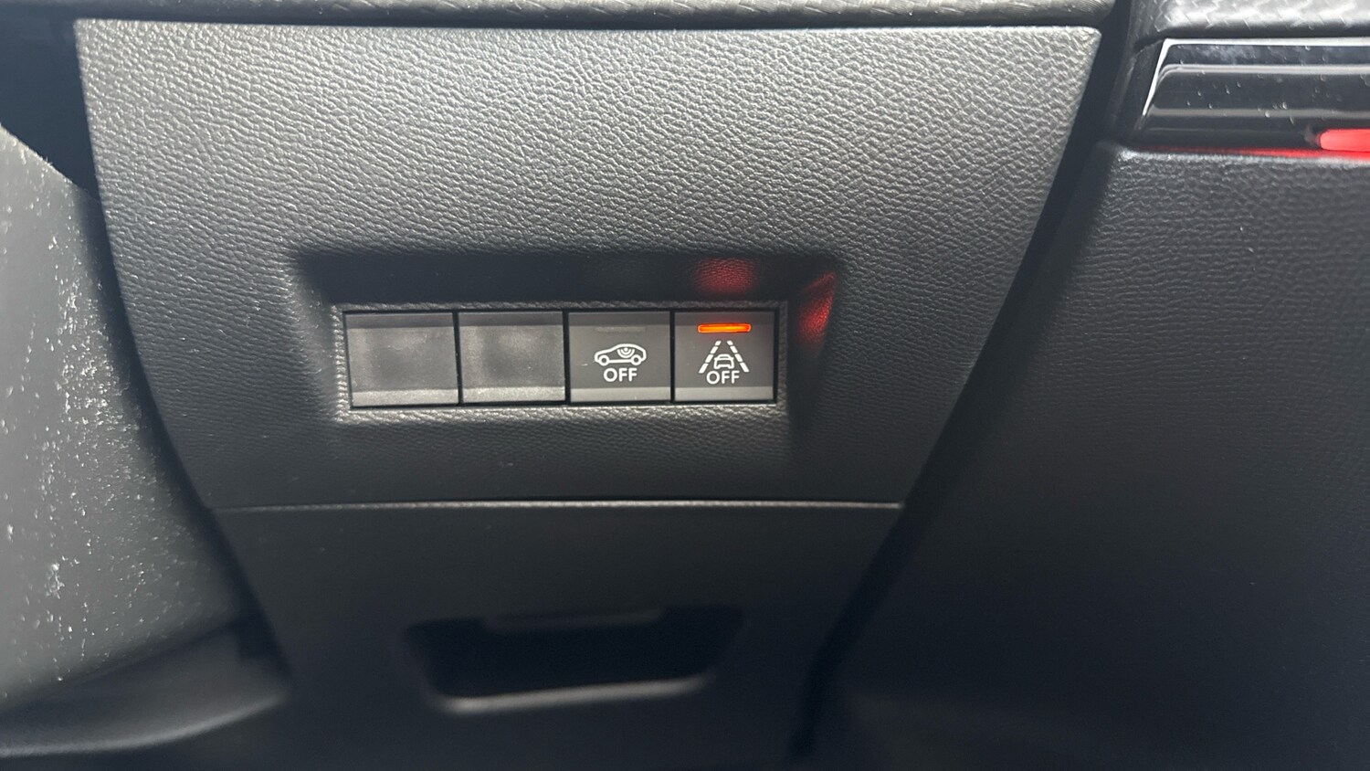 Used Peugeot 2008 2020 for sale - 76433812: Photo 31