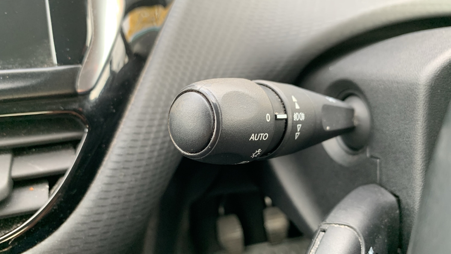 Used Peugeot 208 2017 for sale - 76803256: Photo 41