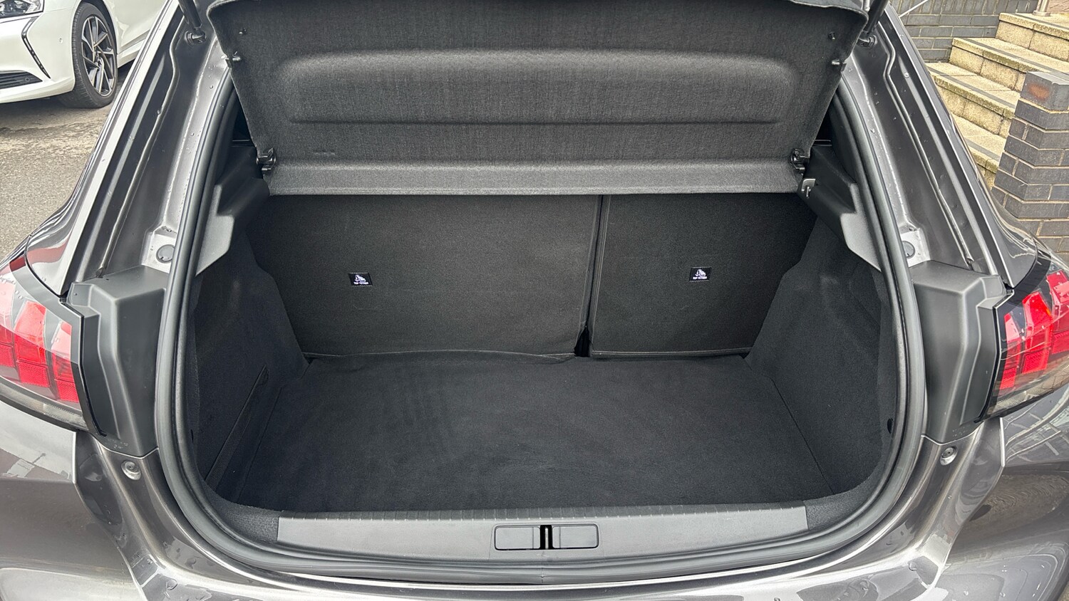 Used Peugeot 208 2022 for sale - 77971218: Photo 19