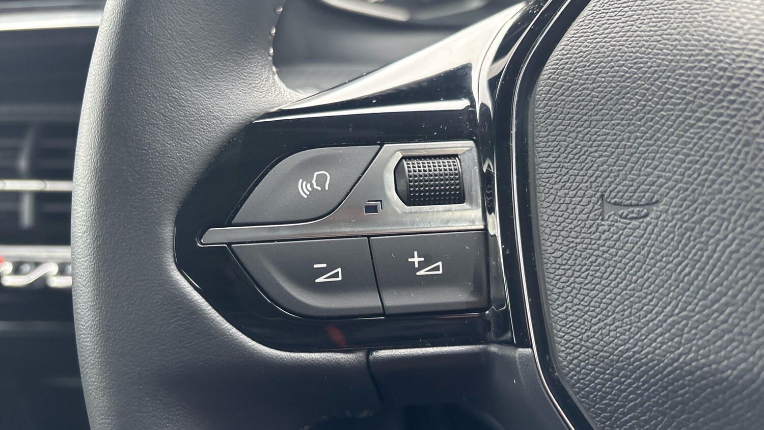 Used Peugeot 208 2022 for sale - 77971218: Photo 23