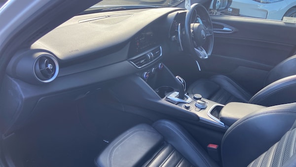 Used Alfa Romeo Giulia 2021 for sale - 76033019: Photo 12