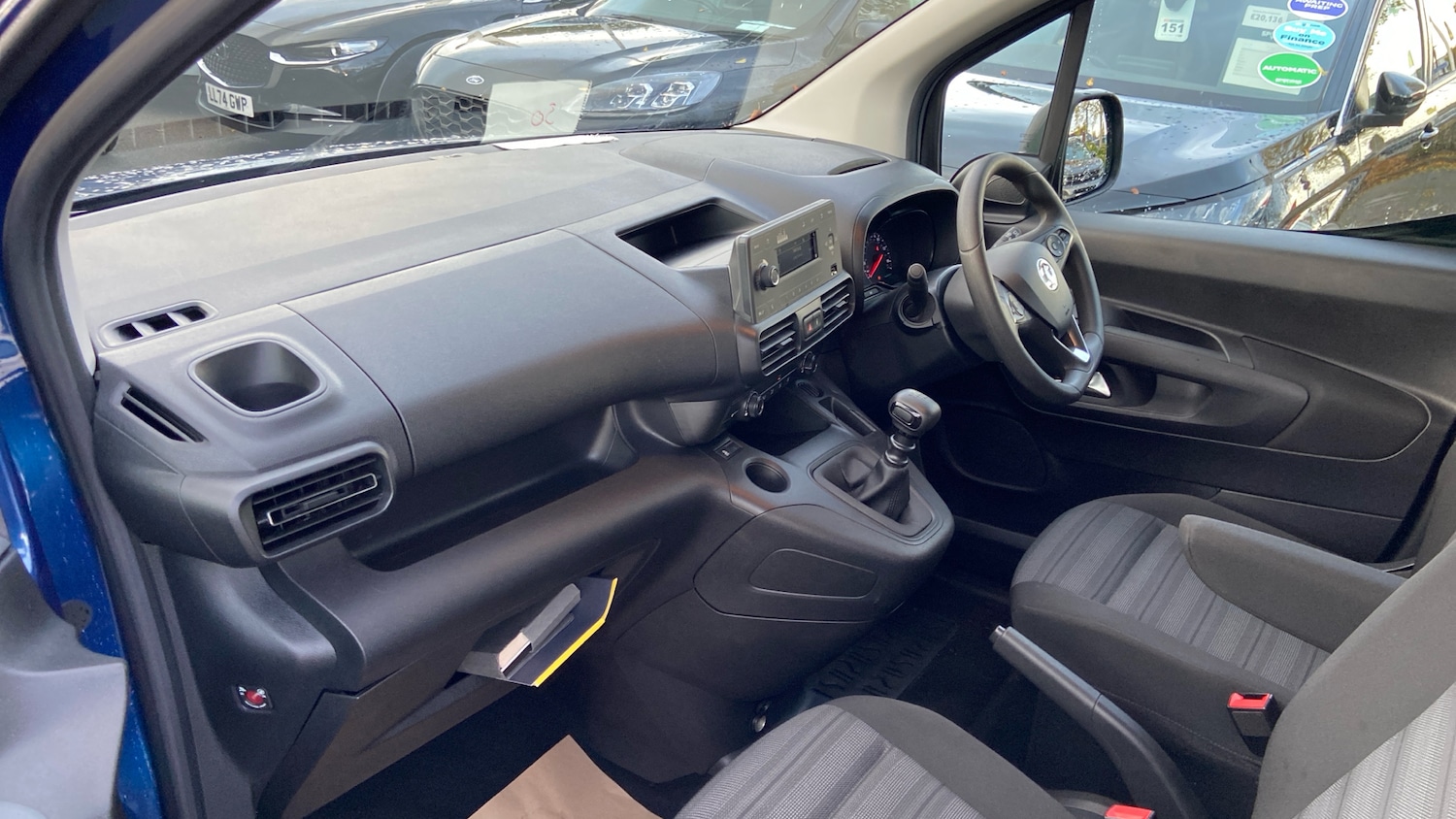 Used Vauxhall Combo Life 2022 for sale - 76702989: Photo 12