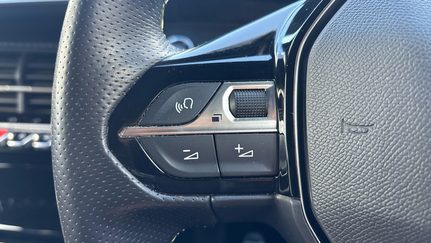 Used Peugeot 2008 2022 for sale - 76433830: Photo 23