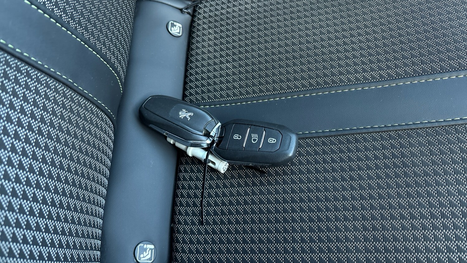 Used Peugeot 2008 2022 for sale - 76433830: Photo 50