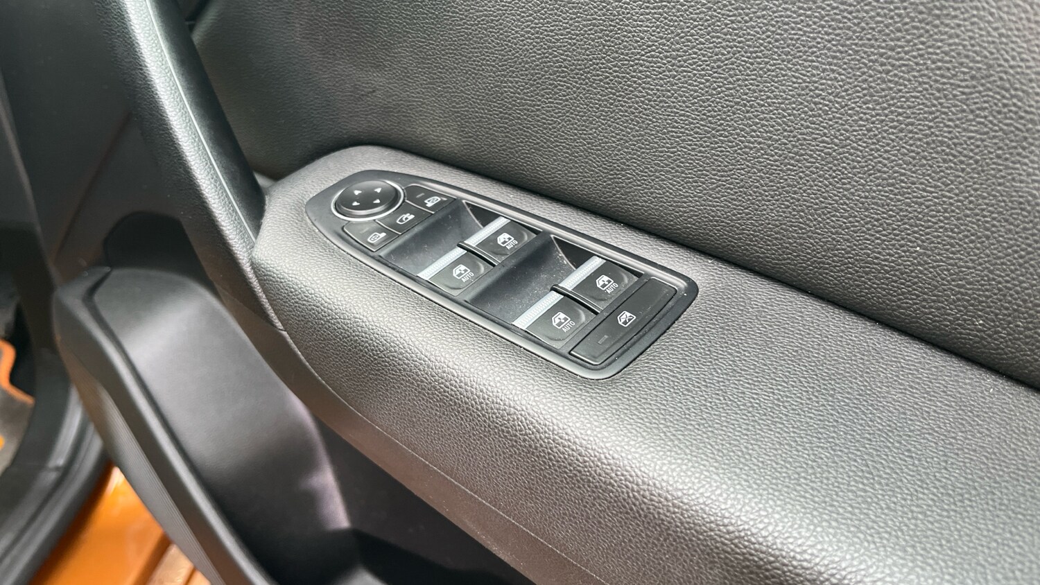 Used Renault Captur 2020 for sale - 76378436: Photo 22