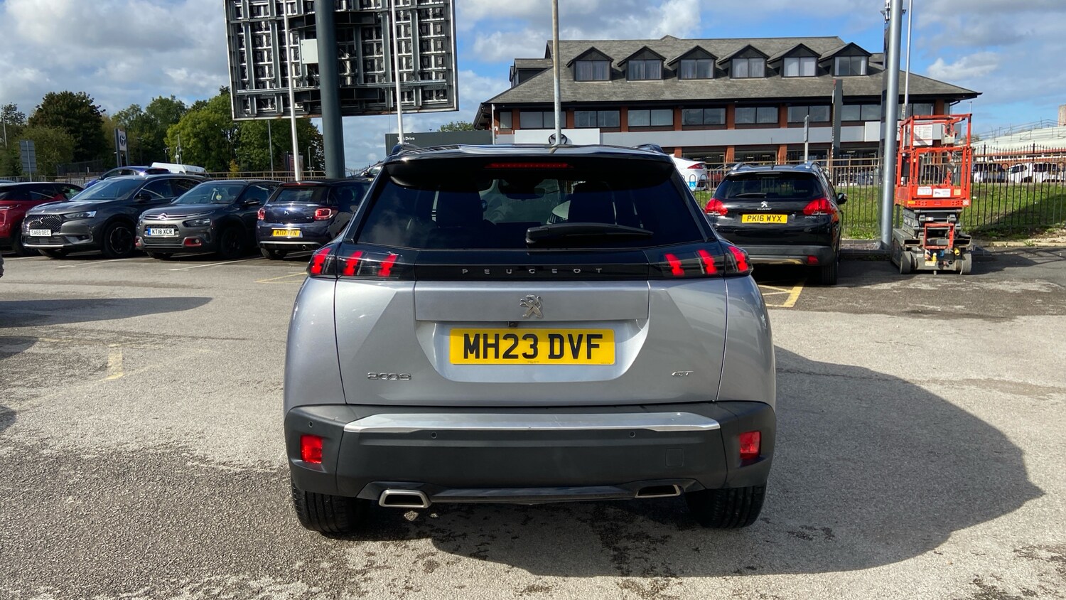 Used Peugeot 2008 2023 for sale - 76061531: Photo 9