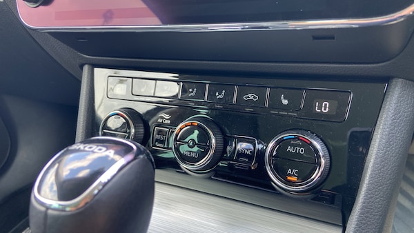 Used Skoda Superb 2022 for sale - 75671393: Photo 46
