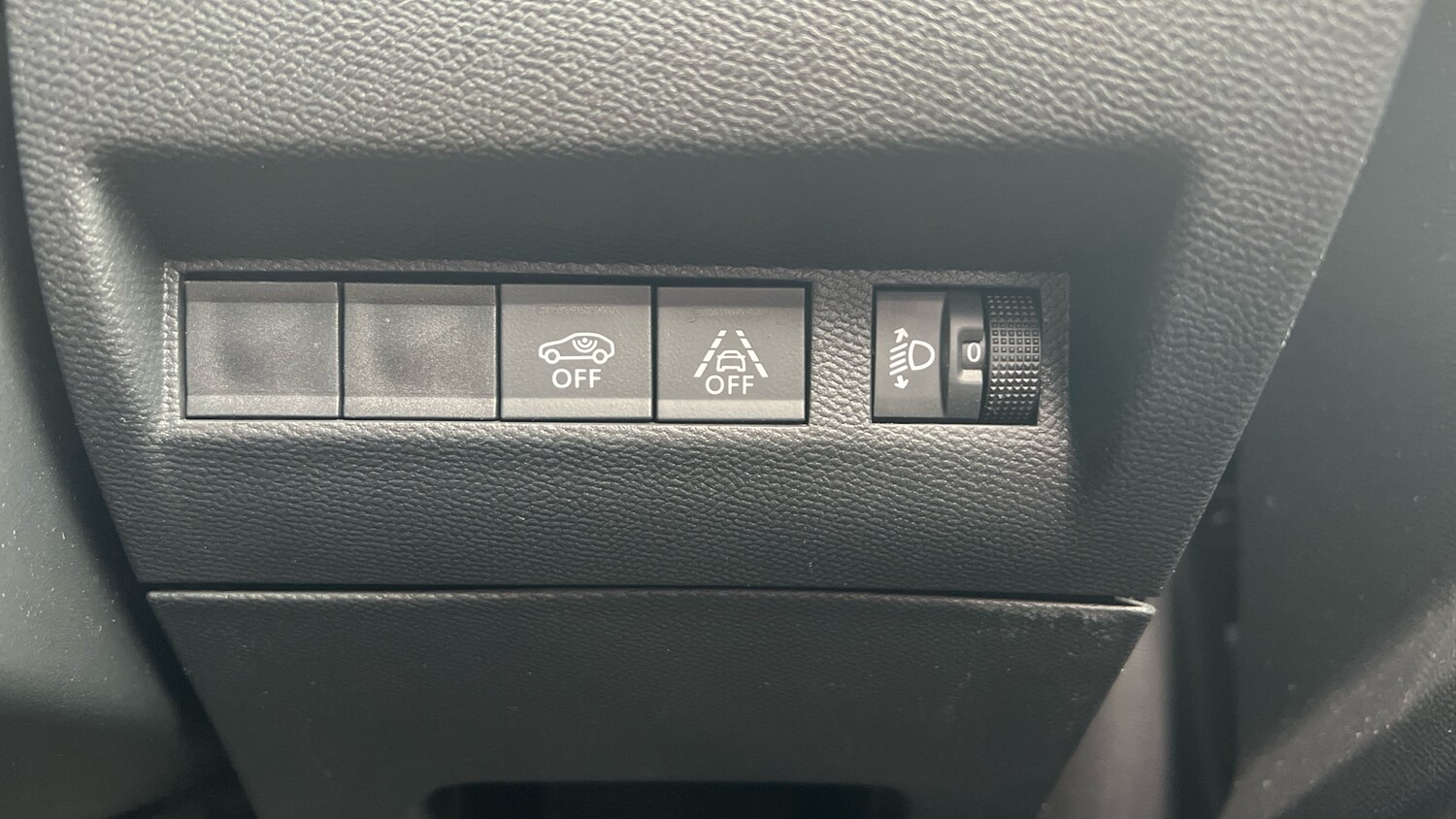 Used Peugeot 2008 2022 for sale - 78102258: Photo 30