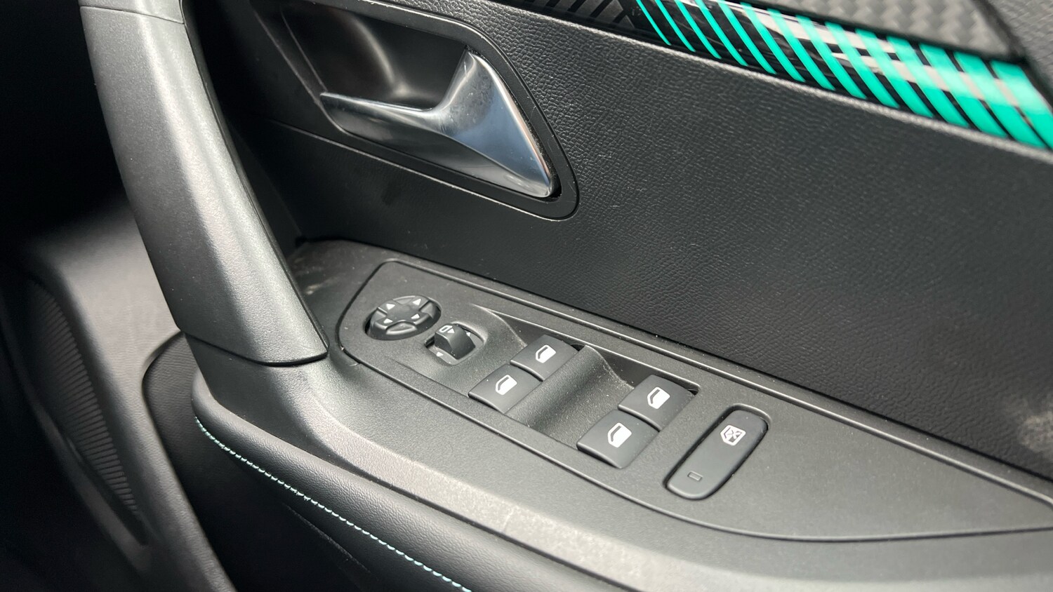 Used Peugeot 2008 2023 for sale - 78102257: Photo 22