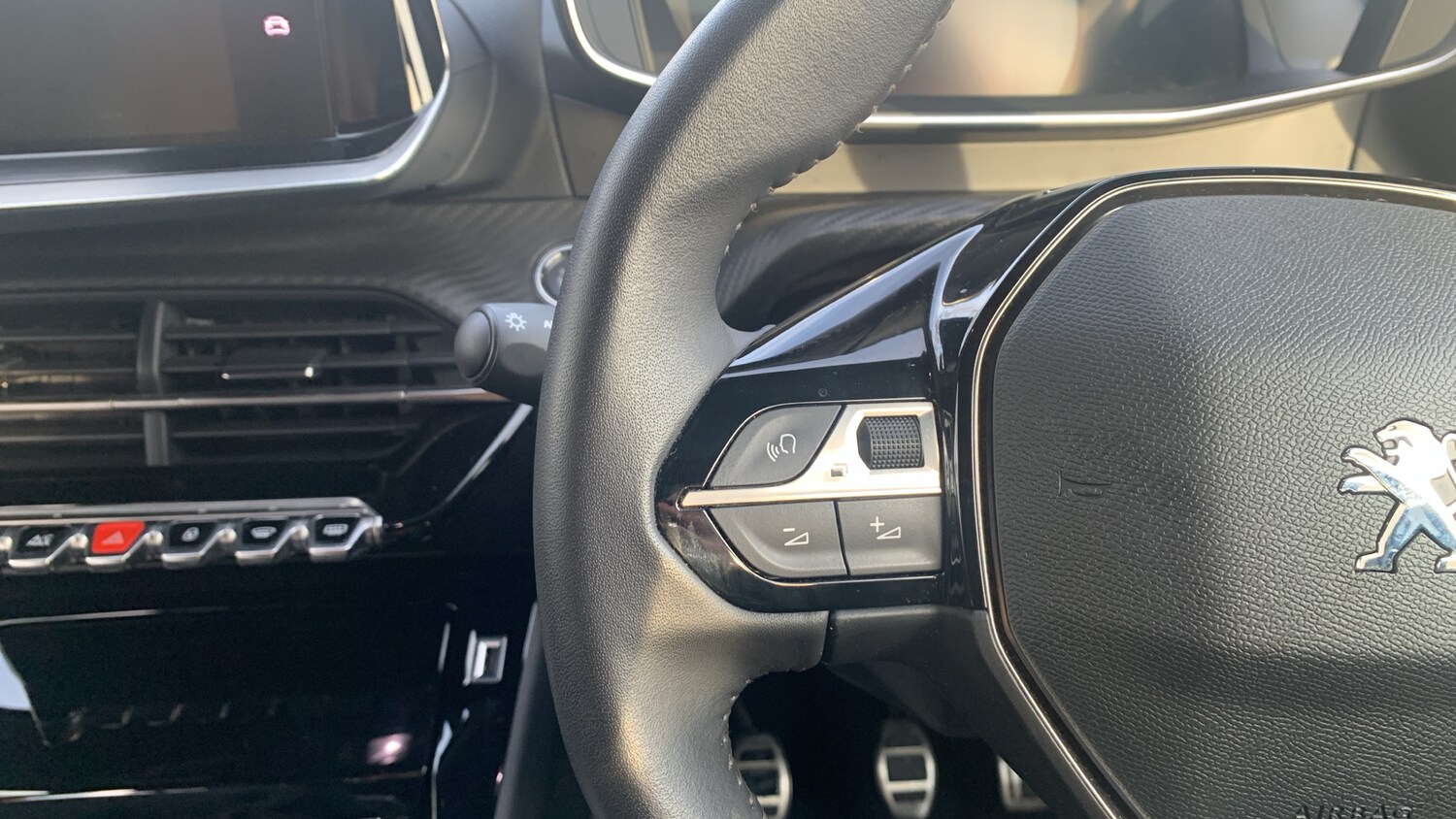 Used Peugeot 2008 2023 for sale - 78102257: Photo 23