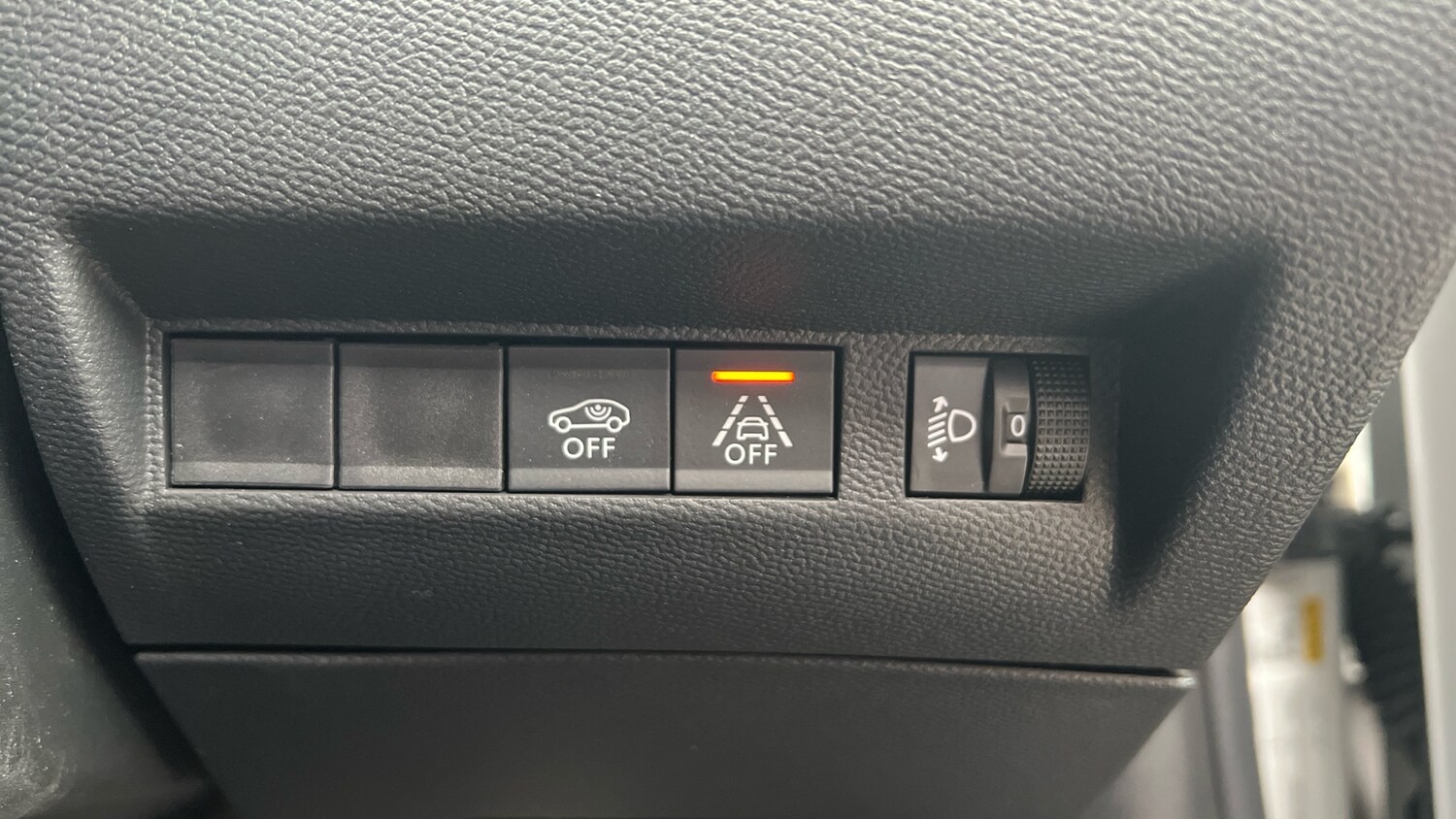 Used Peugeot 2008 2023 for sale - 78102257: Photo 28