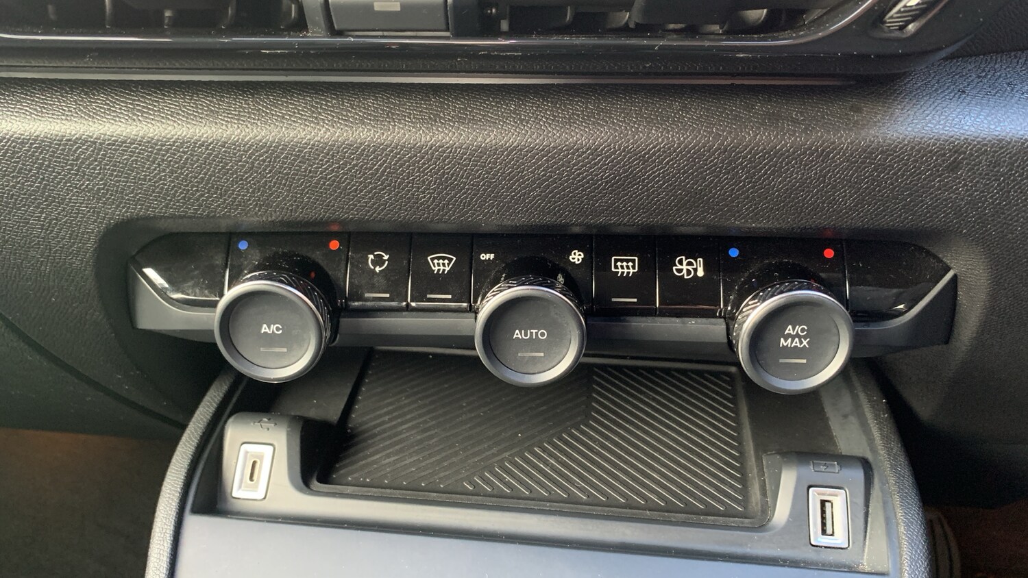 Used Citroen C4 2024 for sale - 76486452: Photo 50