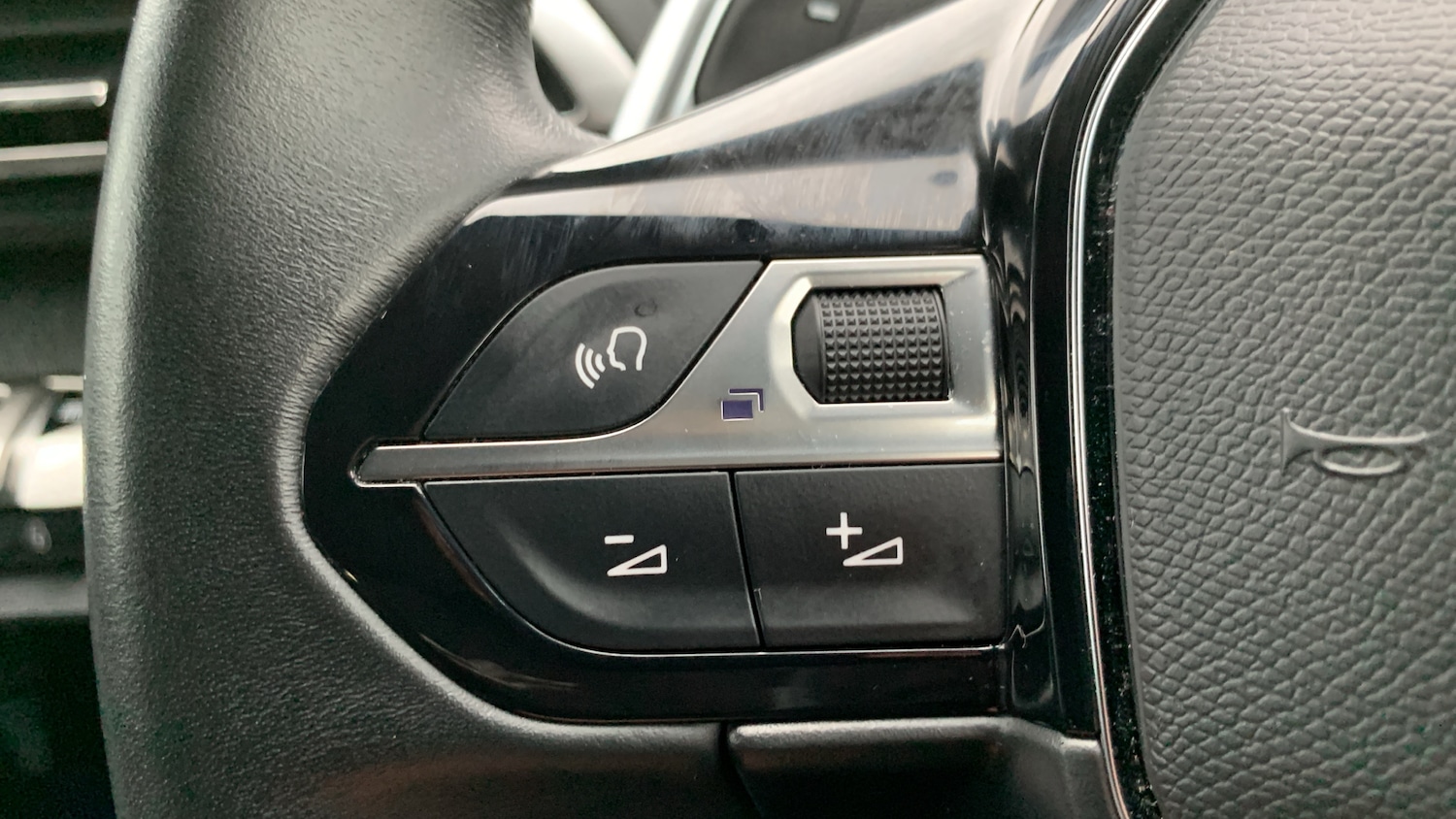 Used Peugeot 5008 2023 for sale - 76486453: Photo 23