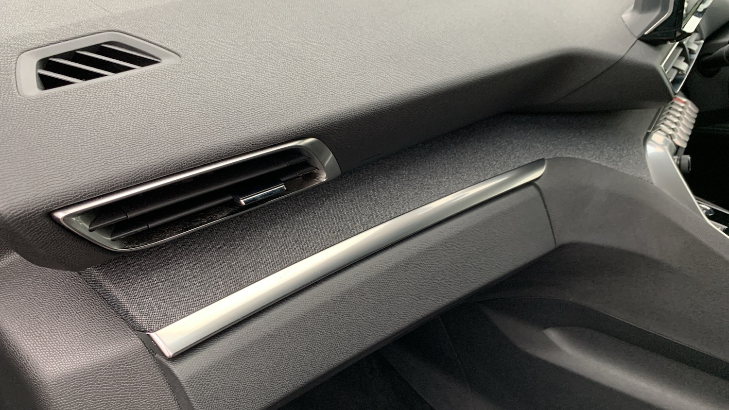 Used Peugeot 5008 2023 for sale - 76486453: Photo 42