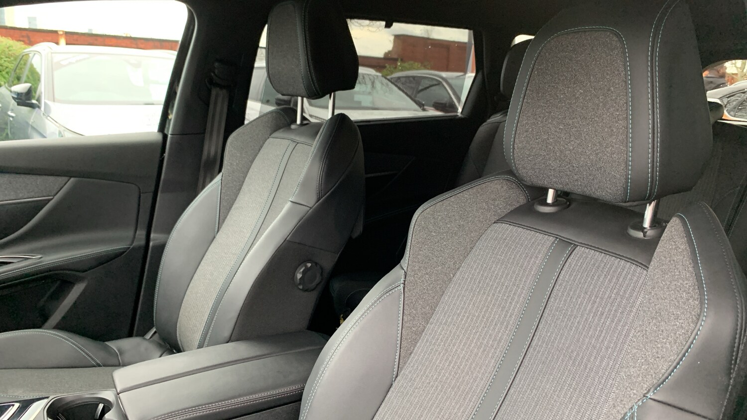 Used Peugeot 5008 2023 for sale - 76486453: Photo 44