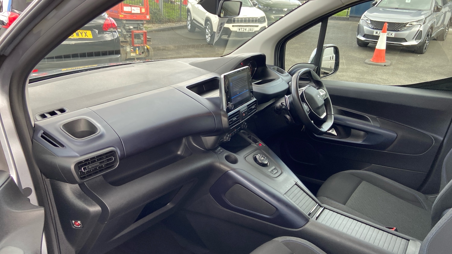 Used Peugeot Rifter 2021 for sale - 76043913: Photo 12