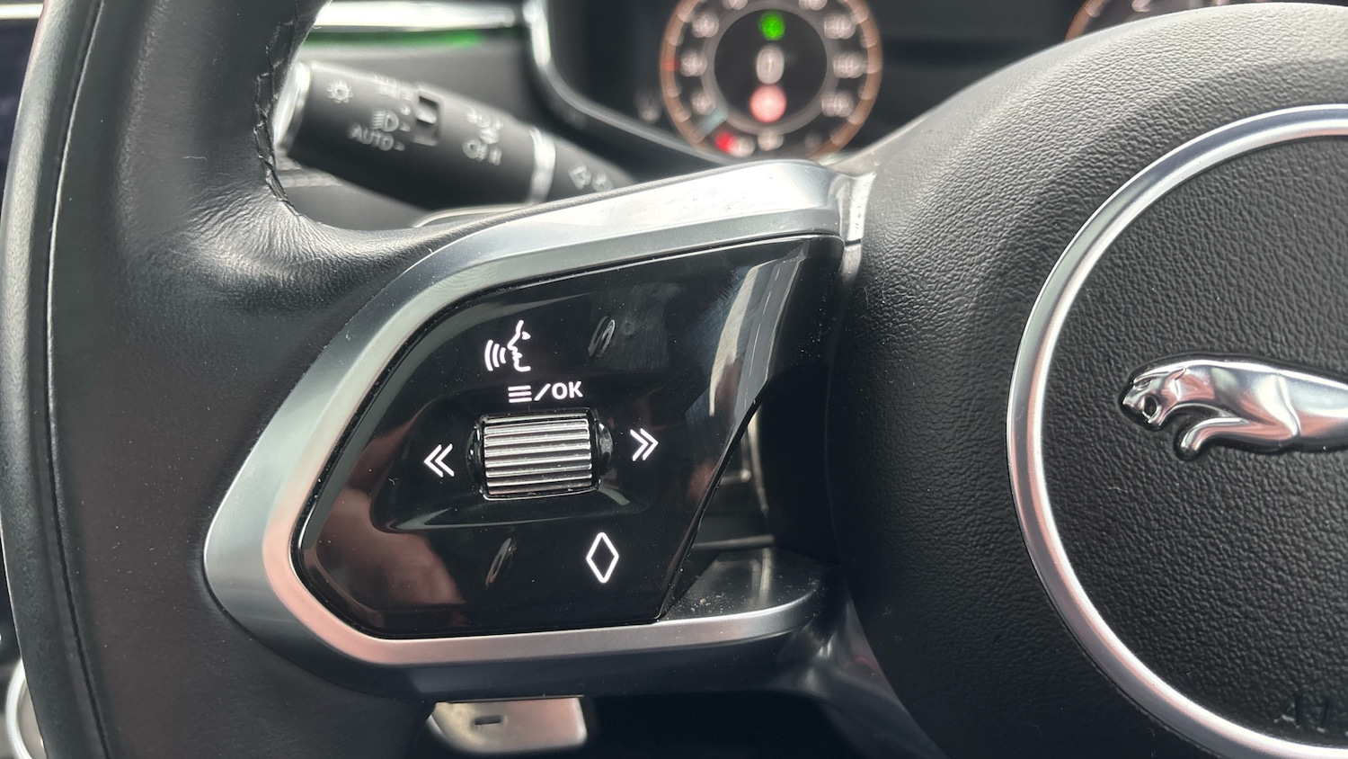 Used Jaguar F-Pace 2023 for sale - 77254274: Photo 24