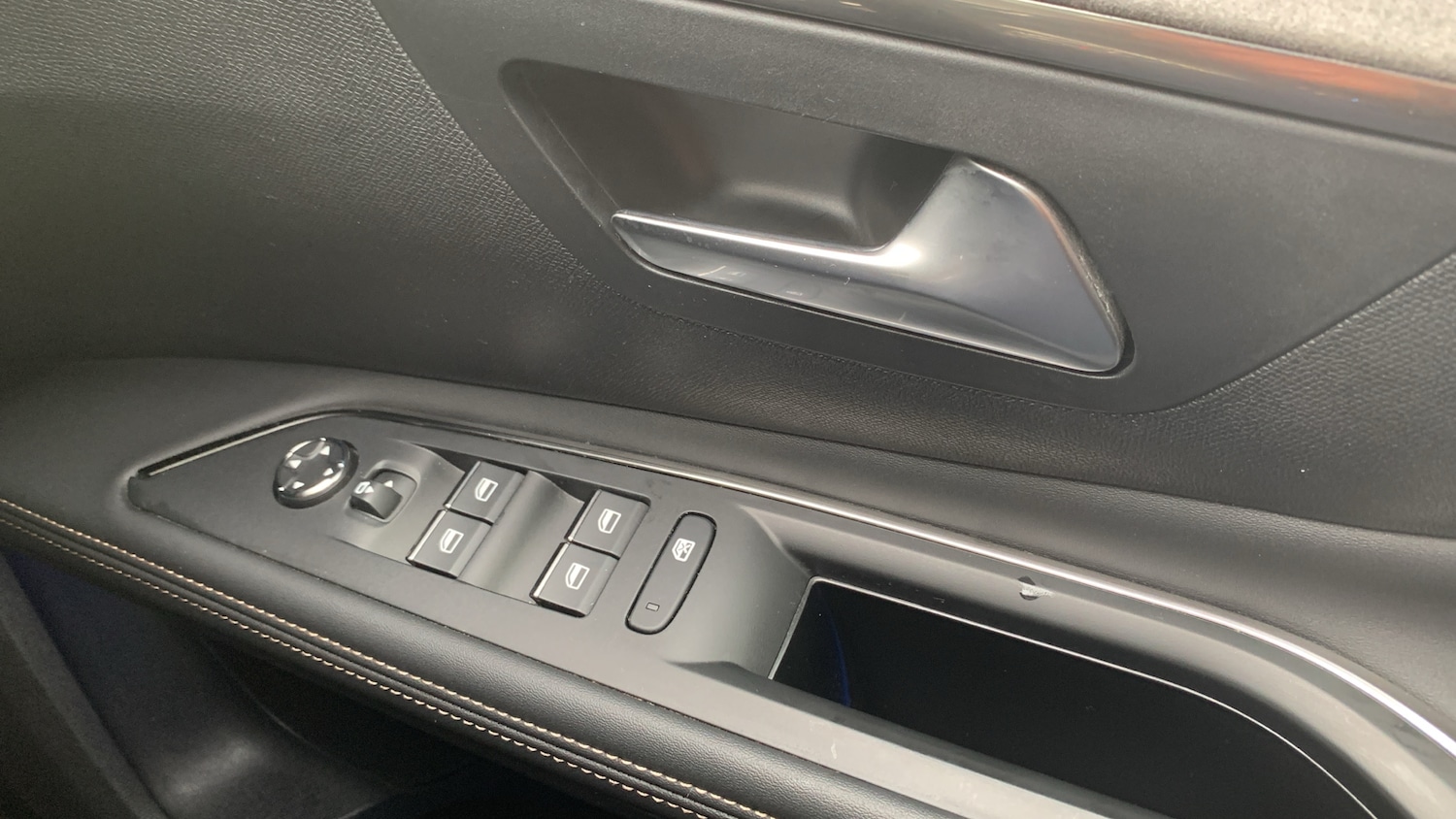 Used Peugeot 5008 2022 for sale - 76486450: Photo 22