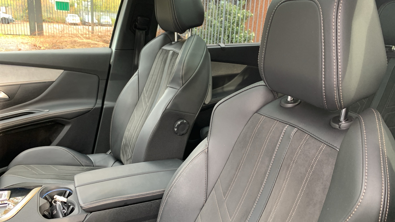 Used Peugeot 5008 2022 for sale - 76486450: Photo 46