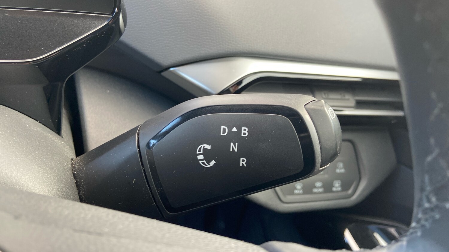 Used Volkswagen ID4 2024 for sale - 76033052: Photo 28