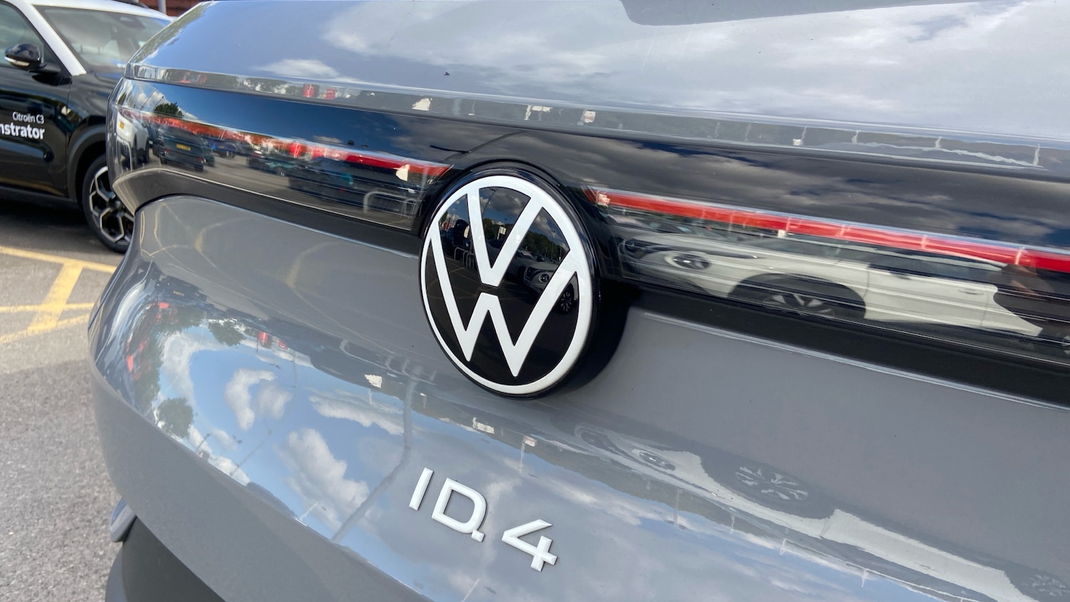 Used Volkswagen ID4 2024 for sale - 76033052: Photo 42