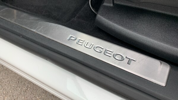 Used Peugeot 5008 2019 for sale - 76110268: Photo 41