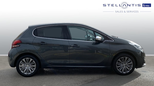 Used Peugeot 208 2017 for sale - 76095551: Photo 2
