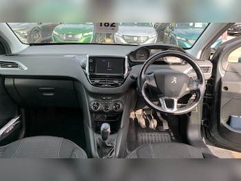 Used Peugeot 208 2017 for sale - 76095551: Photo 4