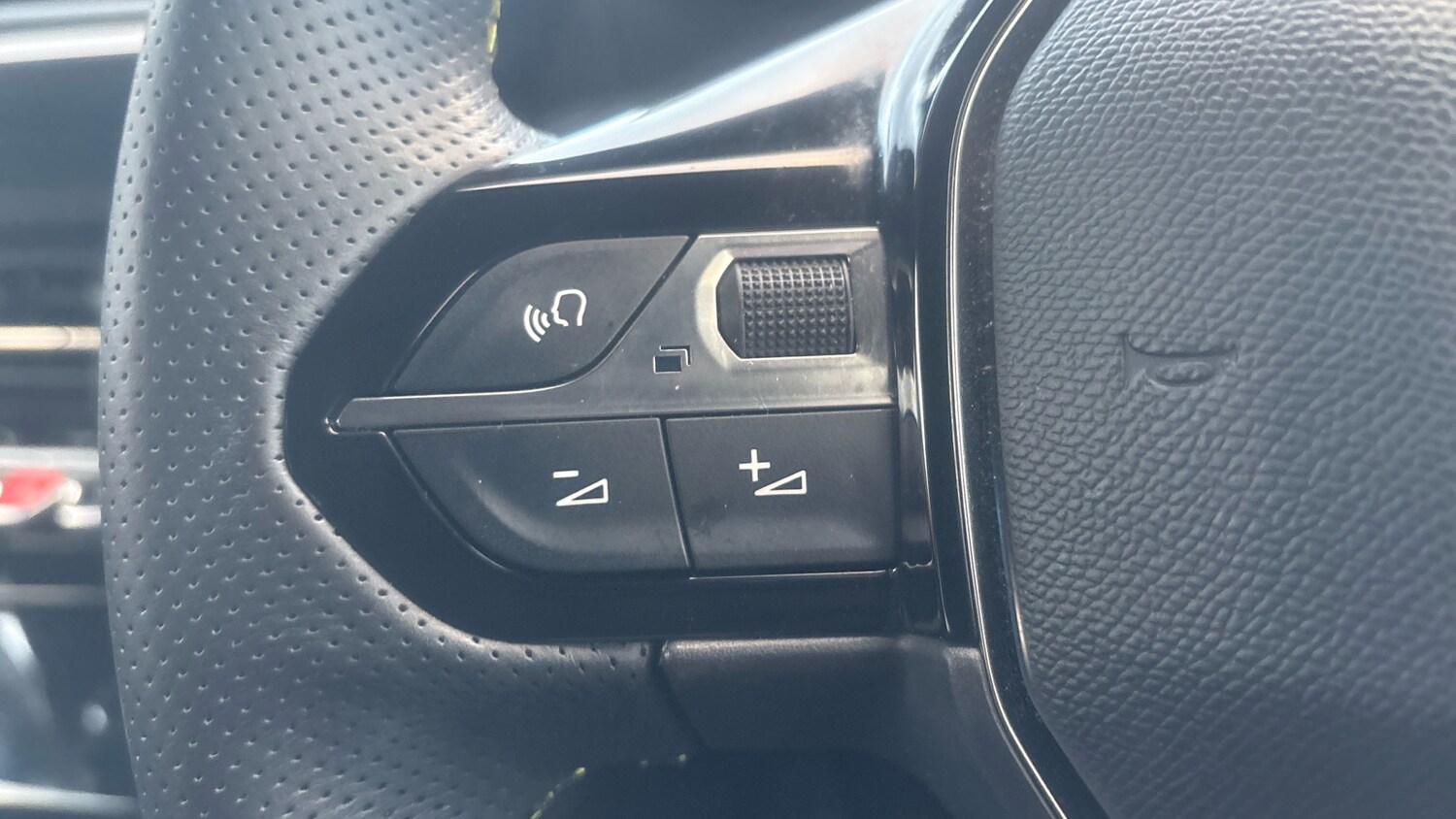 Used Peugeot 208 2022 for sale - 76787627: Photo 24