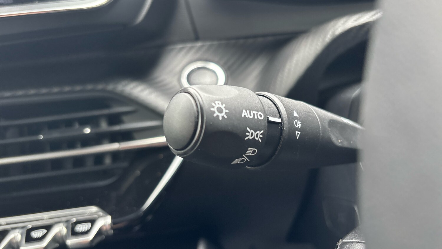 Used Peugeot 2008 2023 for sale - 77511949: Photo 26