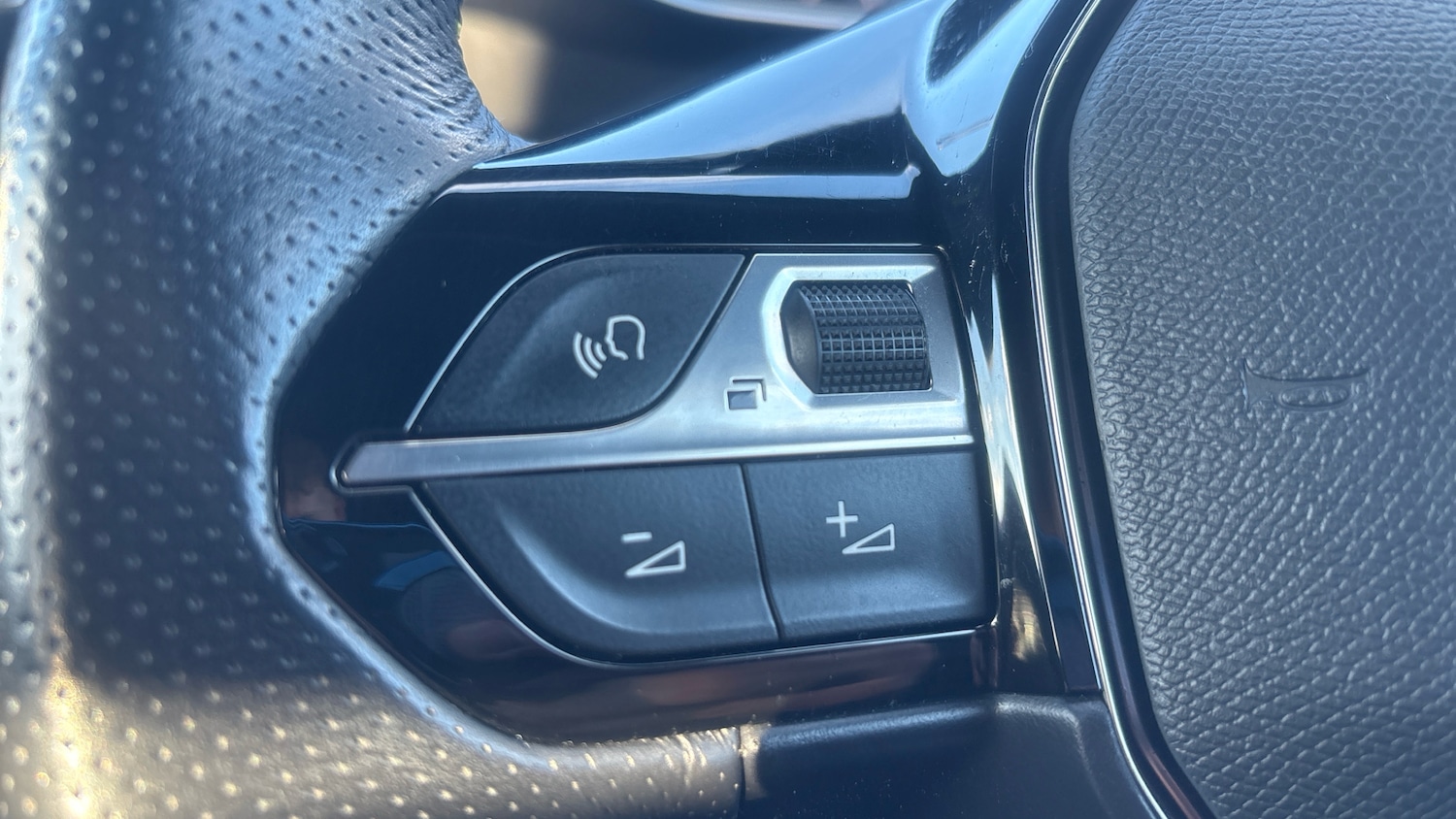 Used Peugeot 2008 2022 for sale - 76787626: Photo 24