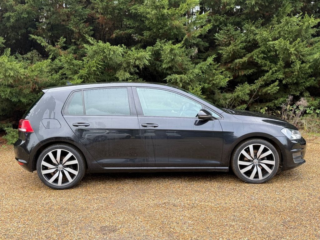 Used Volkswagen Golf 2017 for sale - 77551866: Photo 3