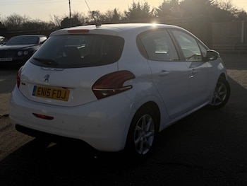 Used Peugeot 208 2015 for sale - 77673502: Photo