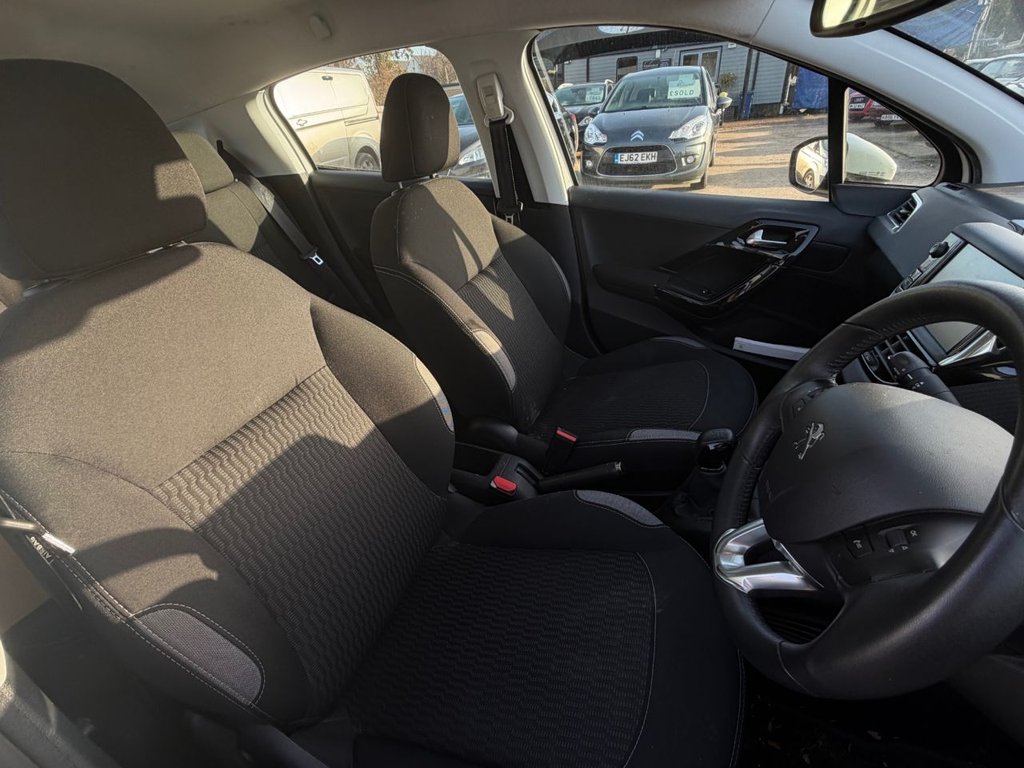 Used Peugeot 208 2015 for sale - 77673502: Photo 8