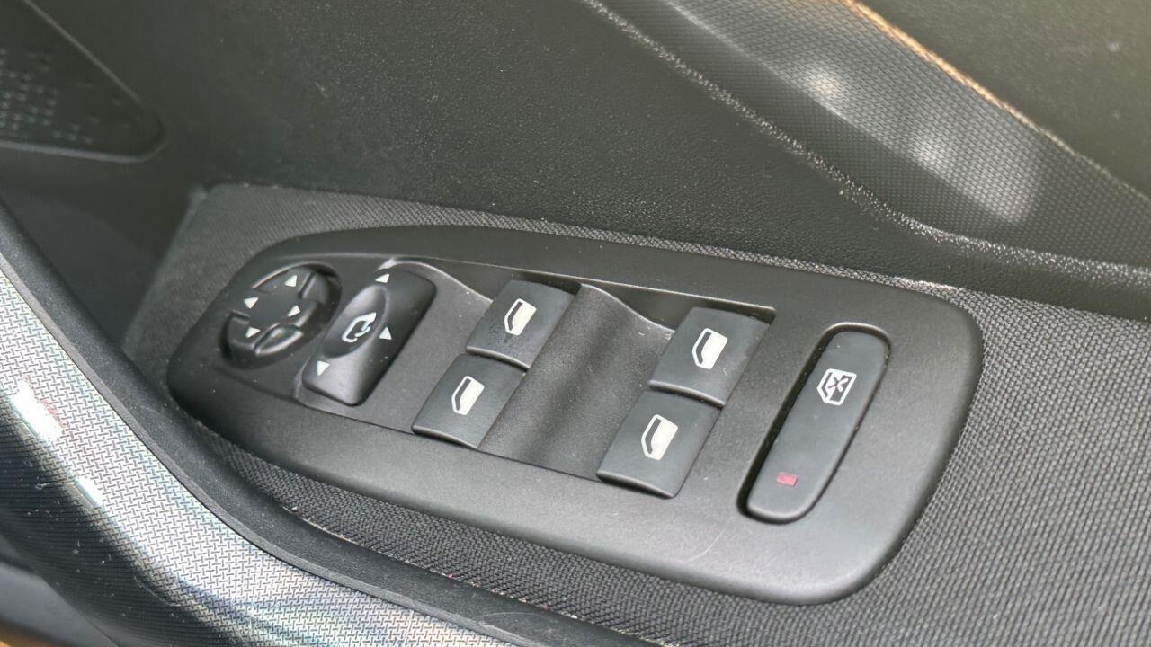 Used Peugeot 2008 2017 for sale - 77337737: Photo 21