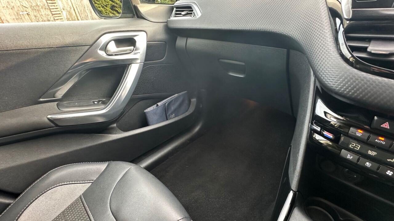 Used Peugeot 2008 2017 for sale - 77337737: Photo 32