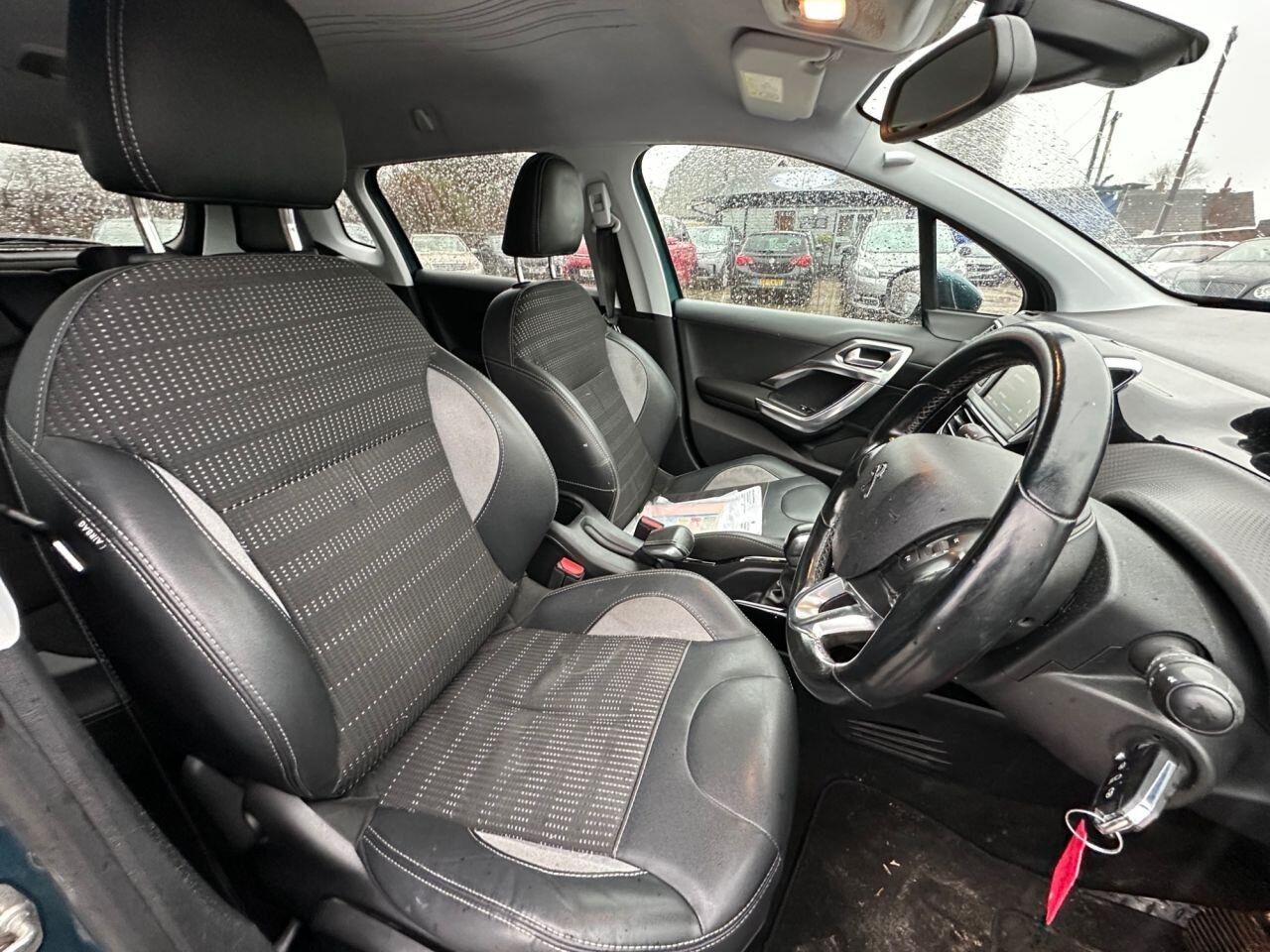 Used Peugeot 2008 2017 for sale - 77337769: Photo 8