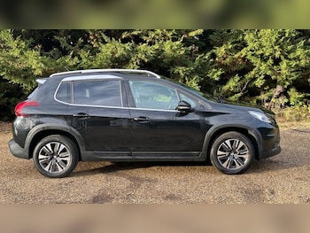 Used Peugeot 2008 2017 for sale - 77551612: Photo
