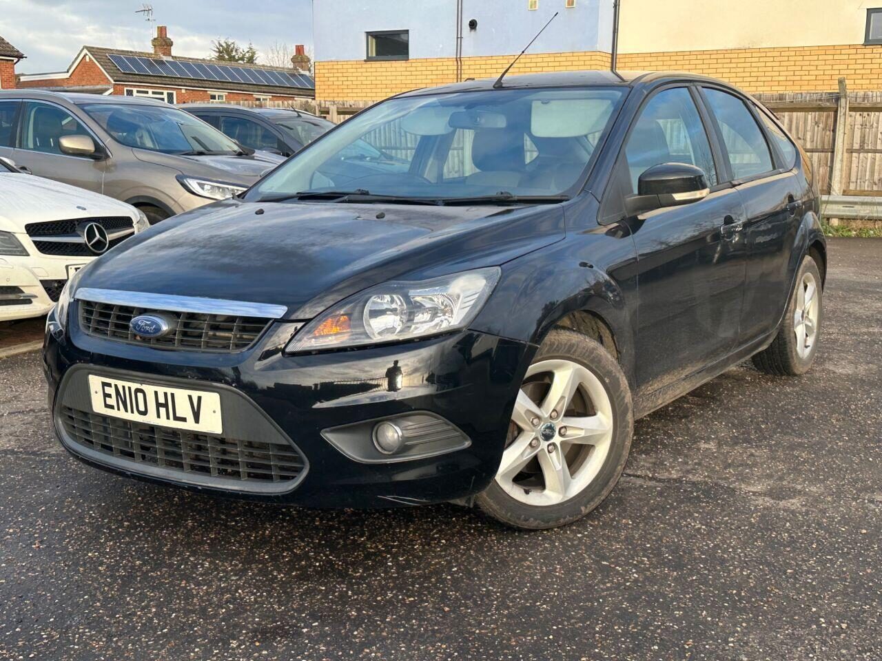 Used Ford Focus 2010 for sale - 77394044: Photo 2