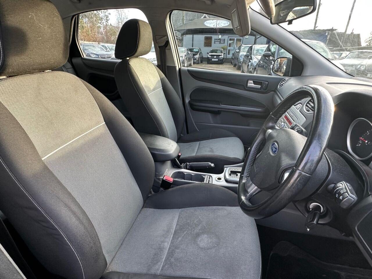 Used Ford Focus 2010 for sale - 77394044: Photo 8