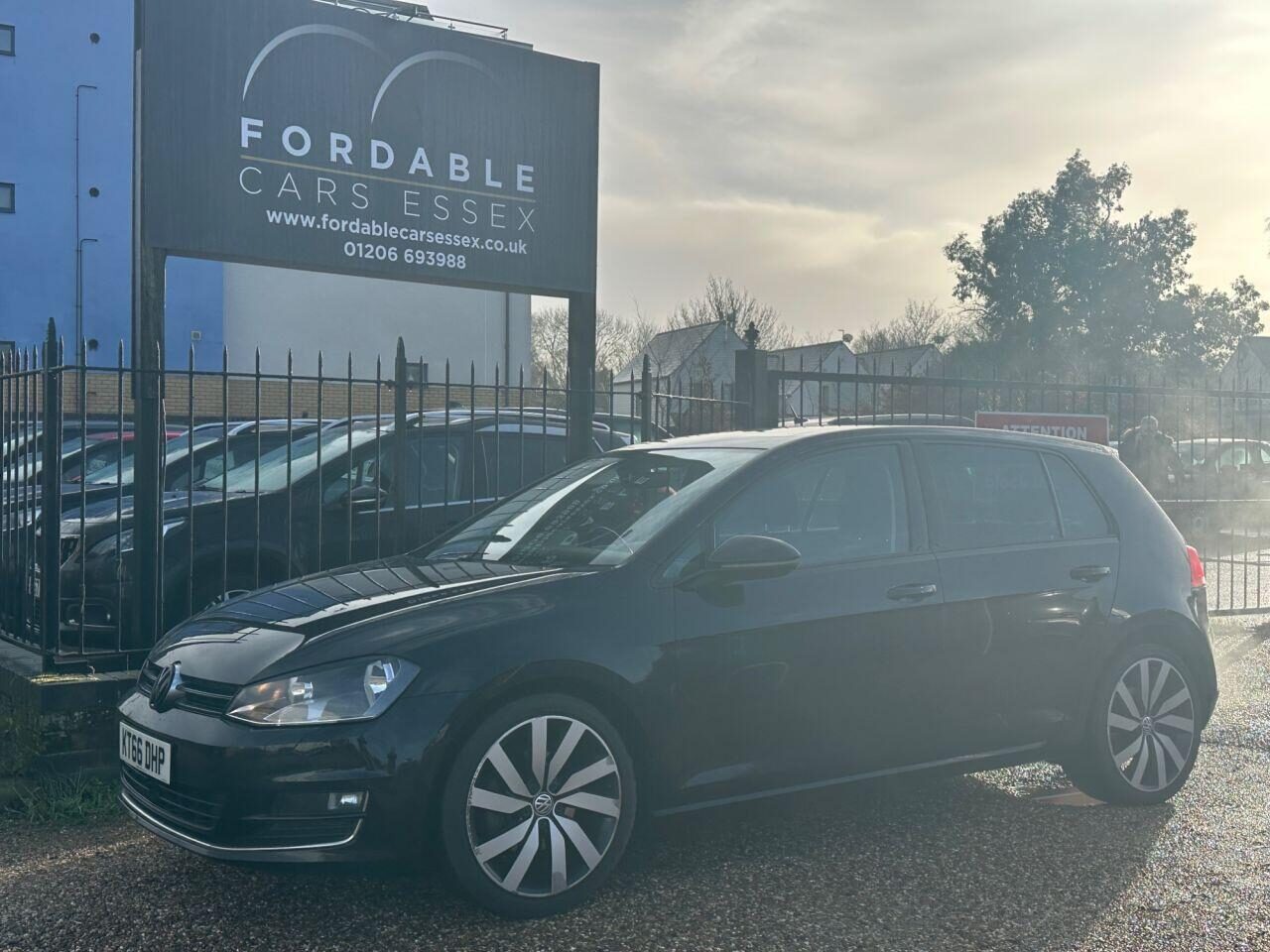 Used Volkswagen Golf 2017 for sale - 77394059: Photo 1