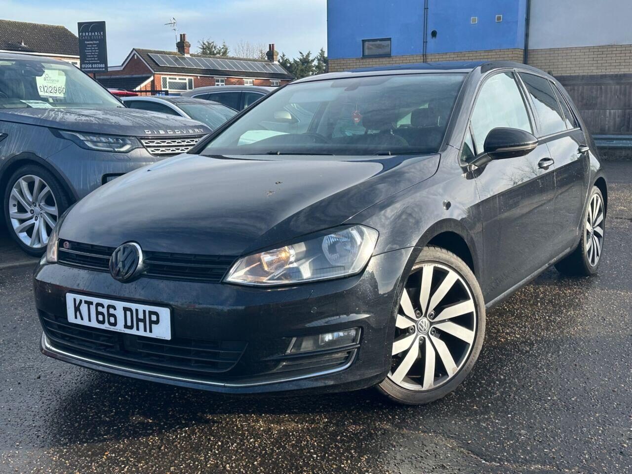Used Volkswagen Golf 2017 for sale - 77394059: Photo 2